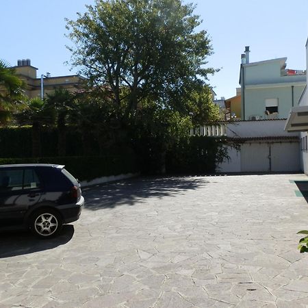 Hotel Nautic B&B Bellaria-Igea Marina Exterior foto